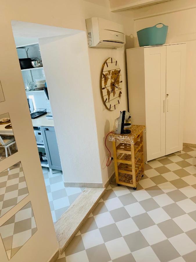 Wonderful In Old Apartment *